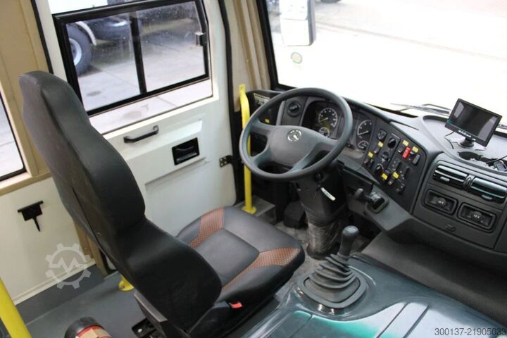 Turistični avtobus Mercedes-Benz Atego 1725 4x4 Passenger Bus