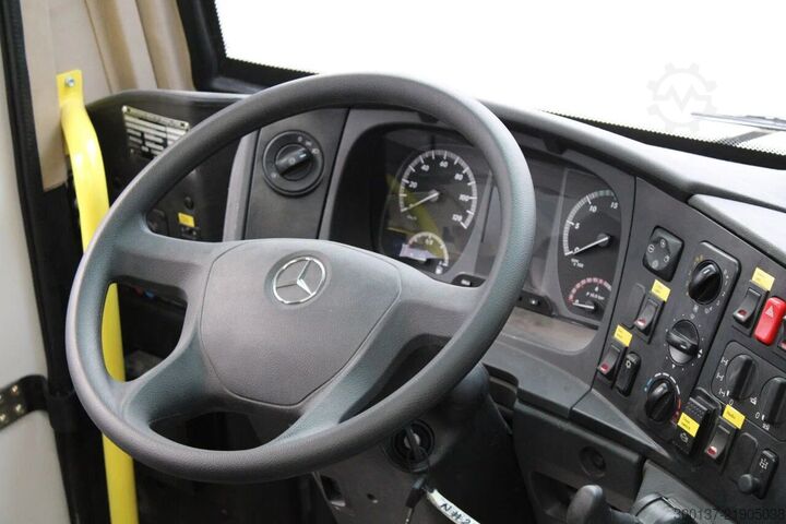 Turistični avtobus Mercedes-Benz Atego 1725 4x4 Passenger Bus