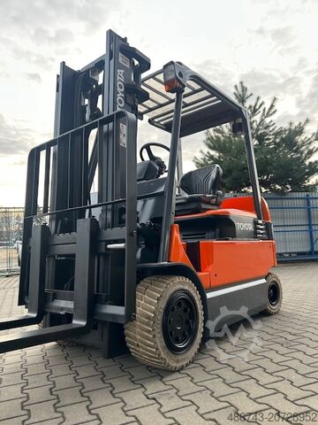 Forklift Toyota 7FBMF30