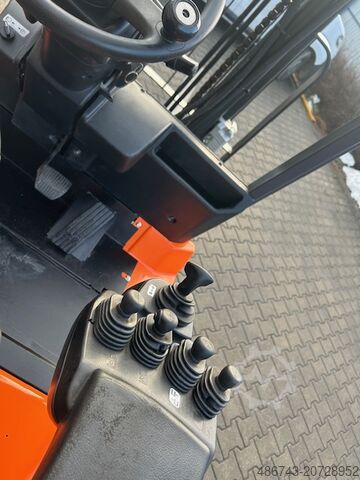 Forklift Toyota 7FBMF30