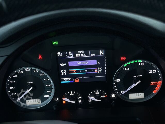 Standard road tractor Iveco Stralis S-Way 530