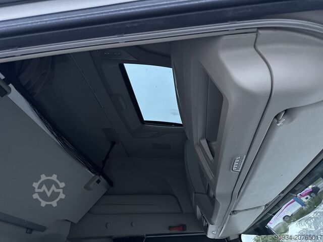 جرار طرق قياسي Iveco Stralis S-Way 530