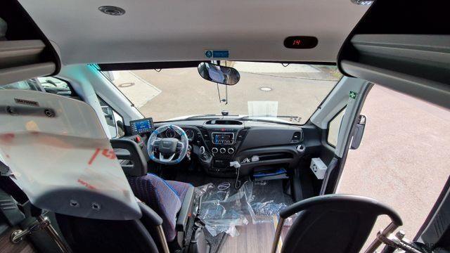 Minibus IVECO 2x Daily 70 Lagerfahrzrug Ferqui Sunrise 2,5 m B