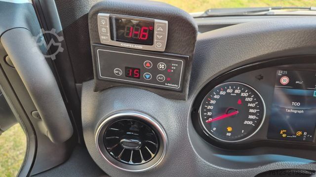 Minibus MERCEDES-BENZ 517 Sprinter Mitteltüre Lord Comfort 22 S Travel