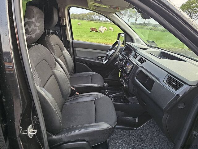 RENAULT EXPRESS 1.5 AC CarPlay EURO6 PDC semi cuero cámara control de crucero 53.000 km RENAULT EXPRESS 1.5 ac carplay EURO6 pdc half leder cam...