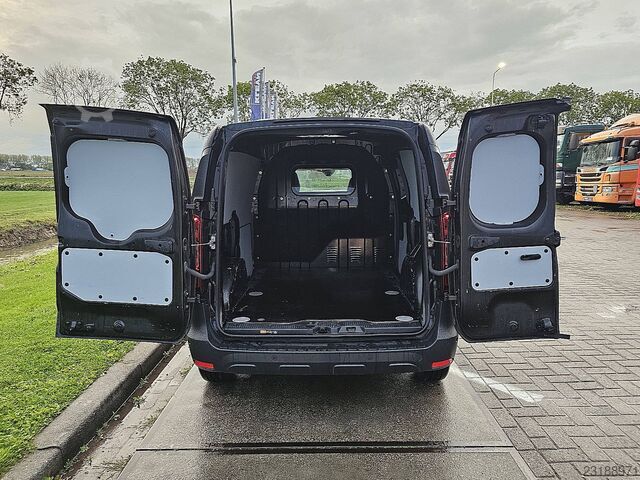 RENAULT EXPRESS 1.5 AC CarPlay EURO6 PDC semi cuero cámara control de crucero 53.000 km RENAULT EXPRESS 1.5 ac carplay EURO6 pdc half leder cam...