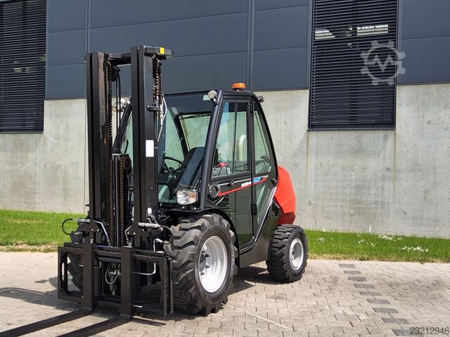 Carretilla elevadora todoterreno Manitou MC 30-4
