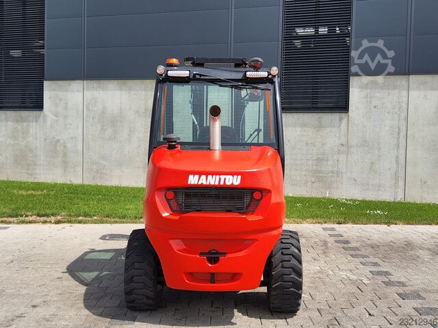 Carretilla elevadora todoterreno Manitou MC 30-4