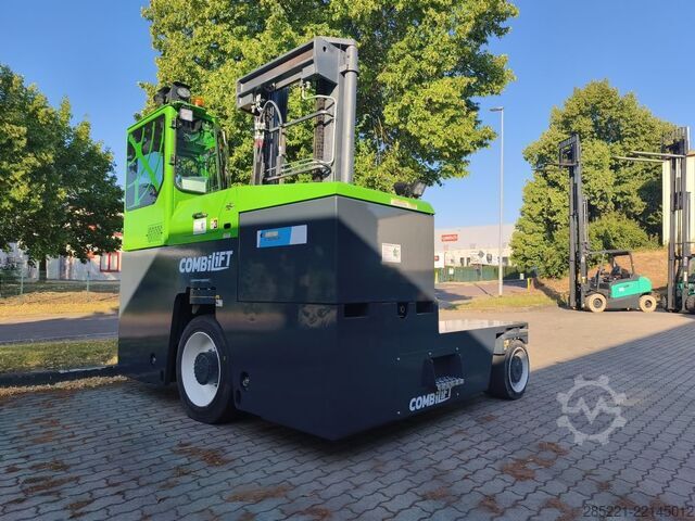 Cargador lateral de cuatro vías Combilift C8000ET