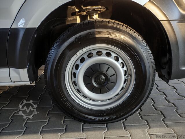 Minibuss VW Crafter 35 lang Hochdach AHK LED AHK ACC LED