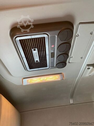 SZM มาตรฐาน Renault T480 Comfort / 2x Tank / Stand Airco