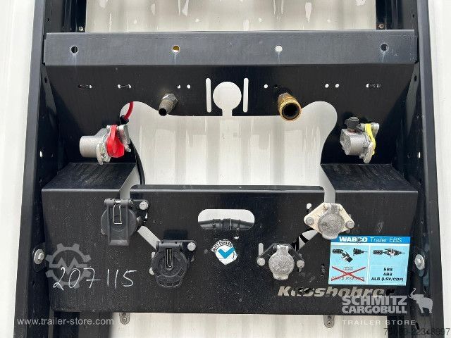 带篷布的开放式半挂车 Kässbohrer Curtainsider Standard