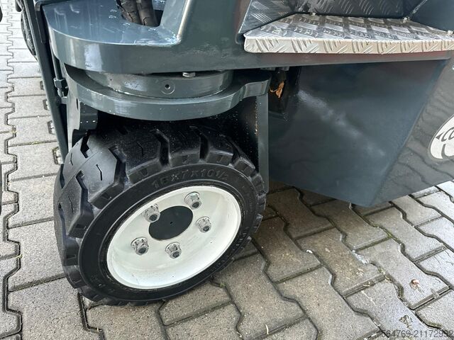 4-way forklift Combilift CB3000/LPG /2015 year/ Perfect condition