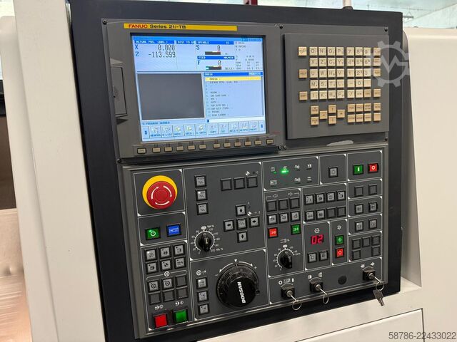 Centro de torneado y fresado CNC DOOSAN Puma 300B