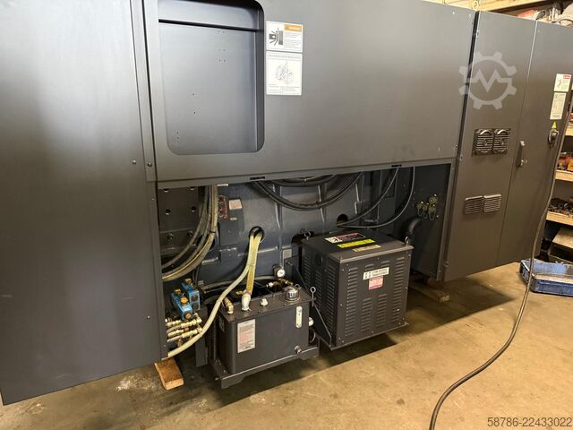 Centro de torneado y fresado CNC DOOSAN Puma 300B