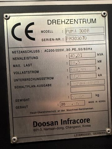 Centro de torneado y fresado CNC DOOSAN Puma 300B