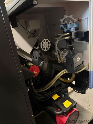 Centro de torneado y fresado CNC DOOSAN Puma 300B