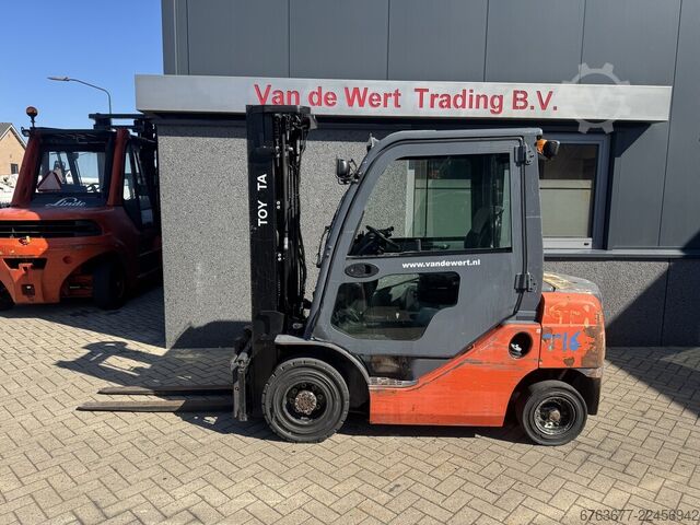  TOYOTA 02-8FDF25 Triplo 500 Freelift / Sideshift / Vorkversteller Diesel 2014
