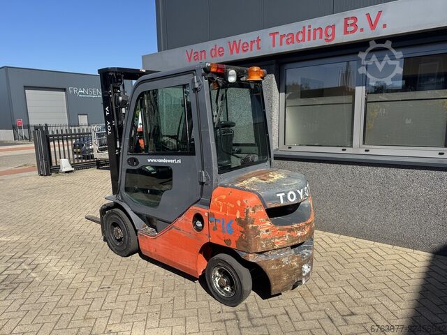  TOYOTA 02-8FDF25 Triplo 500 Freelift / Sideshift / Vorkversteller Diesel 2014