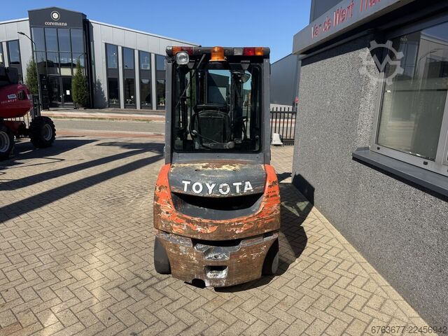  TOYOTA 02-8FDF25 Triplo 500 Freelift / Sideshift / Vorkversteller Diesel 2014