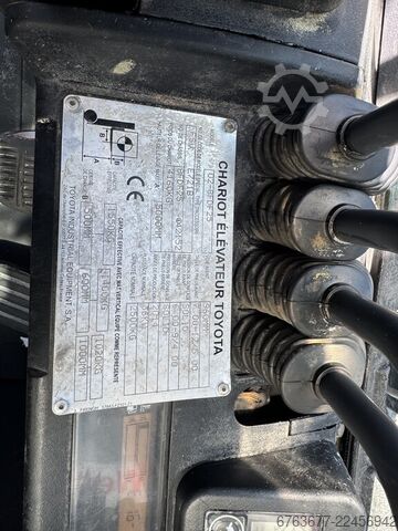  TOYOTA 02-8FDF25 Triplo 500 Freelift / Sideshift / Vorkversteller Diesel 2014