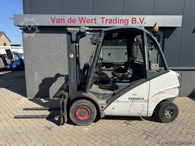 Linde H30D-01 Triplo 465 prosti dvig / stranski pomik / 4. funkcija VW Diesel 2006 LINDE H30D-01 Triplo 465 Freelift / Sideshift / 4e Functie VW Diesel 2006