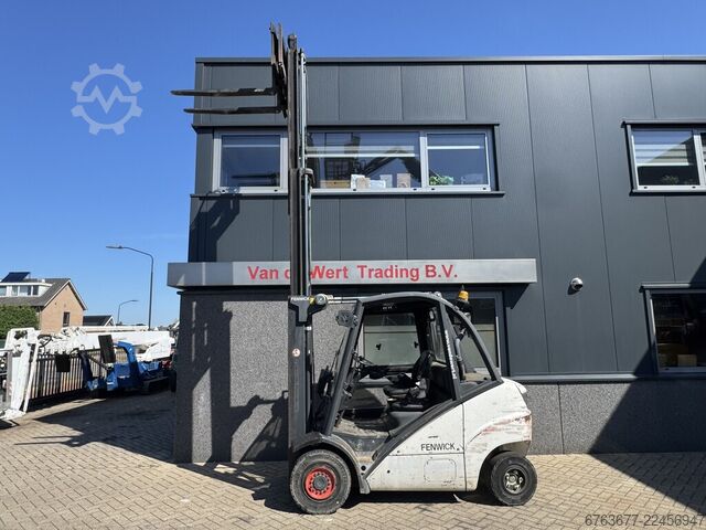 Linde H30D-01 Triplo 465 prosti dvig / stranski pomik / 4. funkcija VW Diesel 2006 LINDE H30D-01 Triplo 465 Freelift / Sideshift / 4e Functie VW Diesel 2006