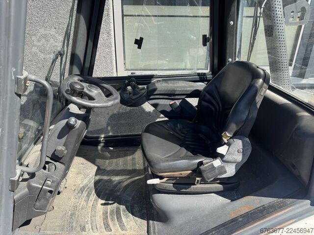 Linde H30D-01 Triplo 465 prosti dvig / stranski pomik / 4. funkcija VW Diesel 2006 LINDE H30D-01 Triplo 465 Freelift / Sideshift / 4e Functie VW Diesel 2006
