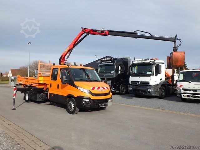 Three-way tipper van IVECO 70 C 18 DoKa/Kipper/Palfinger Kran/Greifer/2xAHK