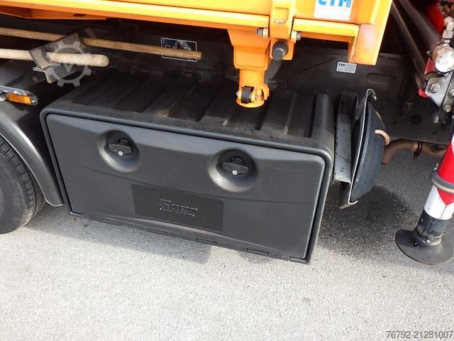 Three-way tipper van IVECO 70 C 18 DoKa/Kipper/Palfinger Kran/Greifer/2xAHK