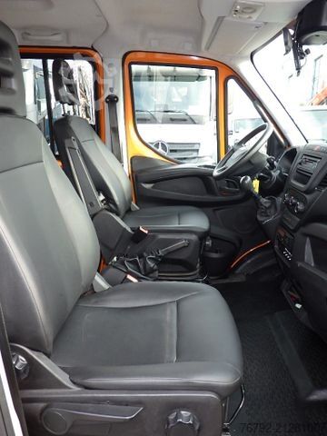 Three-way tipper van IVECO 70 C 18 DoKa/Kipper/Palfinger Kran/Greifer/2xAHK