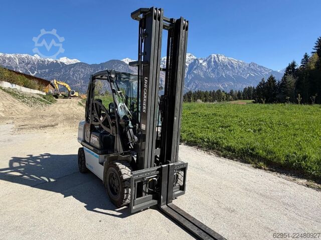 Stivuitoare diesel UniCarriers YG1D2A30Q
