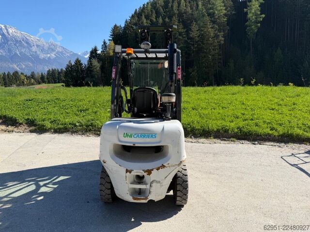 Stivuitoare diesel UniCarriers YG1D2A30Q