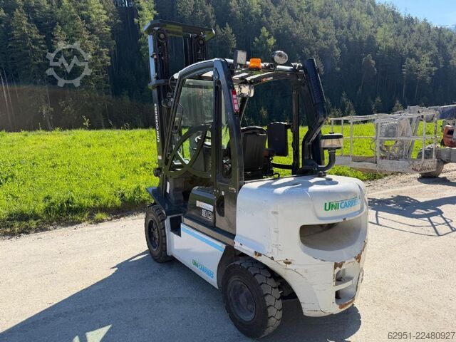 Stivuitoare diesel UniCarriers YG1D2A30Q