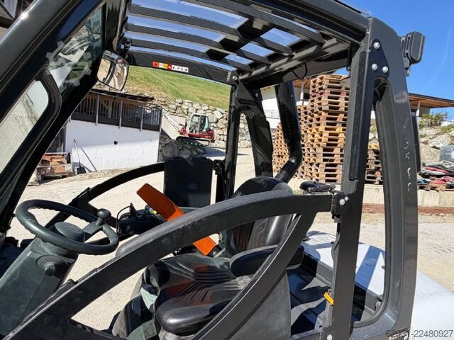 Stivuitoare diesel UniCarriers YG1D2A30Q