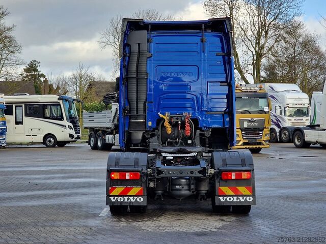 Standard-SZM Volvo FH 13.500 Globetrotter 4x2 - I Parkcool - Full ...