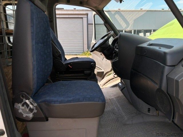 Autonkuljetuspakettiauto IVECO 65C17 Fzg Transporter 3 Liter Motor