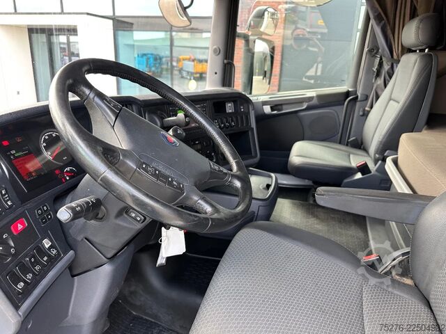 Truk derek Scania R490 8x4 Tridem Fassi F660 + Fly Jib Euro 6