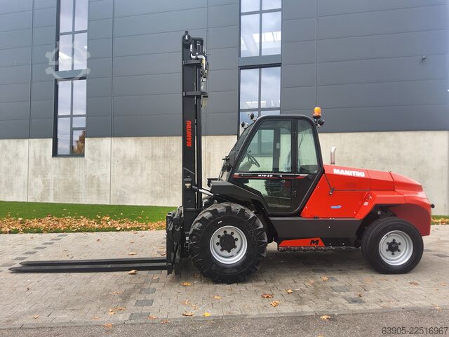 オフロードフォークリフト Manitou M 70-2