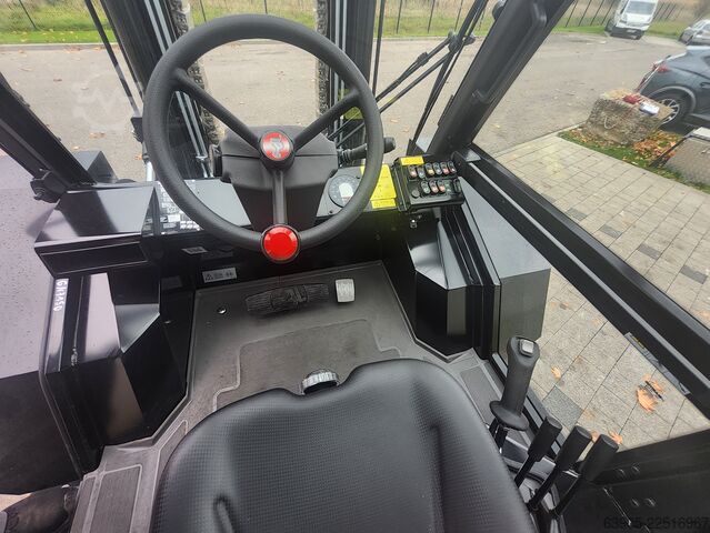 オフロードフォークリフト Manitou M 70-2