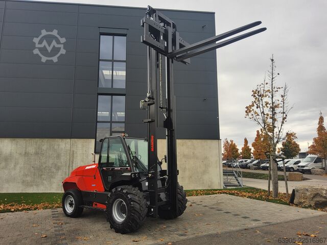 オフロードフォークリフト Manitou M 70-2