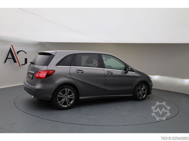 Minibus Mercedes-Benz B 220 d Urban+LED+AHK+Cam.+Navi+AUT+Keyl+PTS+SHZ