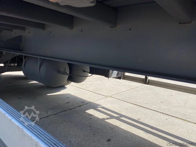 Bâches coulissantes Pacton / Hard-Wood Floor / Steering Axle / 1x Lift Axl...