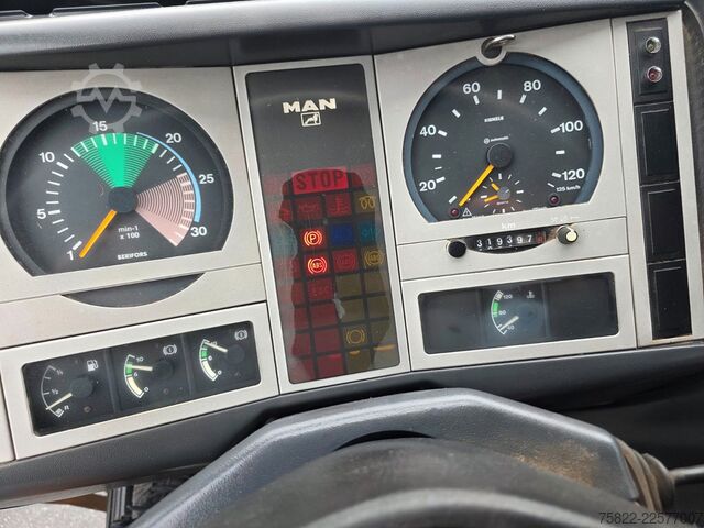 Transporter mit Kipper MAN 8.174 / E3 / Kipper Kran Greifer / 2X AHK