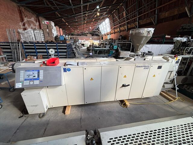 Dvoušnekový extrudér KraussMaffei KMD 114-32