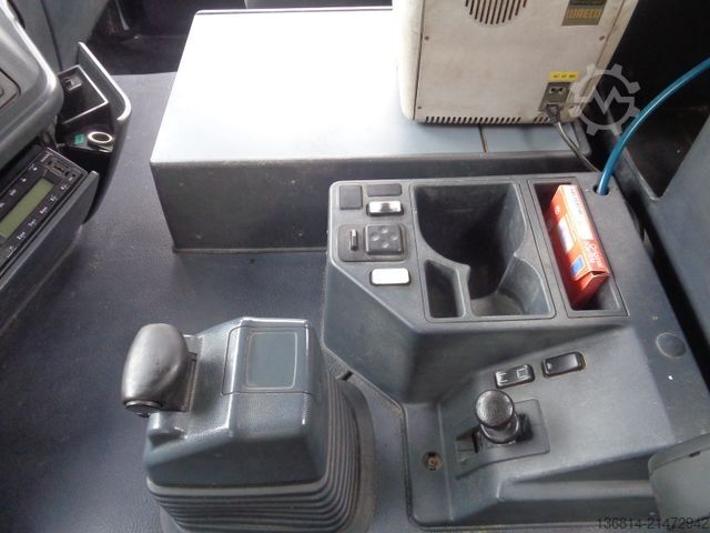 Třístranný sklápěč MERCEDES-BENZ Actros 3240 8x4 Blatt Meiller 3-S-Kipper