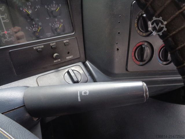 Třístranný sklápěč MERCEDES-BENZ Actros 3240 8x4 Blatt Meiller 3-S-Kipper