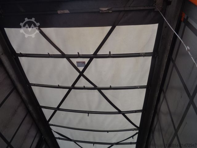 Otevřený návěs s plachtou KÖGEL SN24 MEGA 435/50 R19,5 SAF