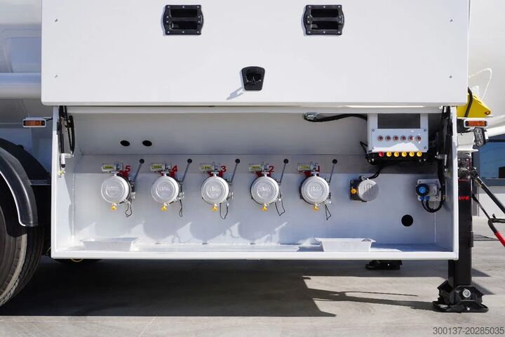 Serbatoio Diversen EFEMMAK Fuel tank semi-trailer 36.000 liter ADR