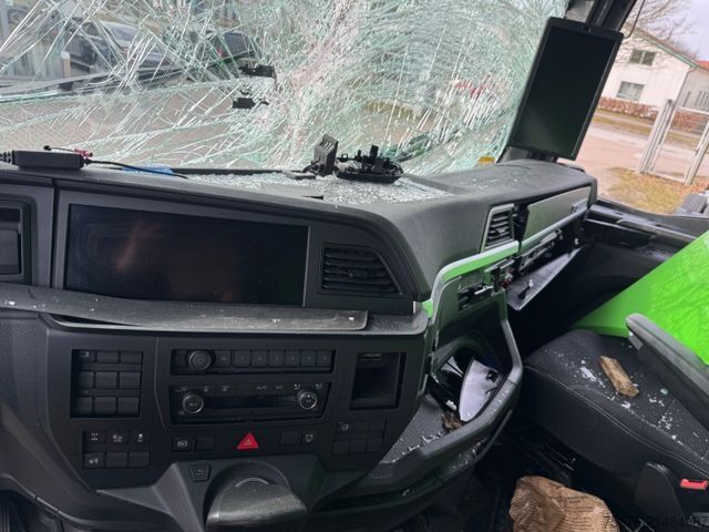 标准牵引车头 MAN TGX 18.520 Unfallschaden/damaged